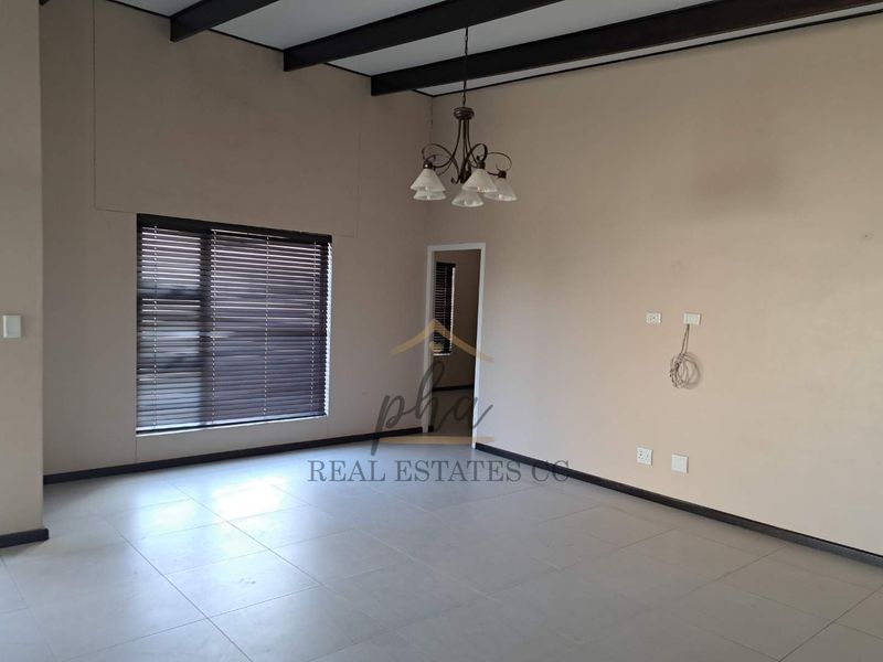 Walvis Bay: 4 Bedr Home with HUGE garage space is for Sale - Photo 5