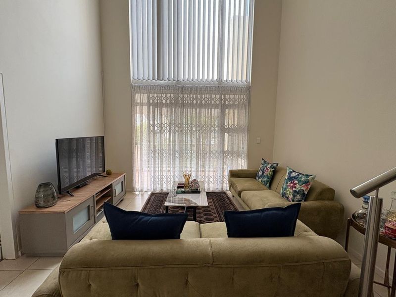 Charming 3-Bedroom Apartment at The Plum, Hyde Park - Photo 9