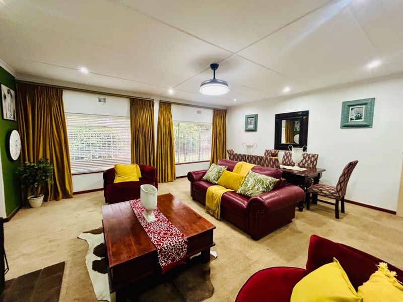 4 bedroom house with flat for sale in Vryheid - Photo 3