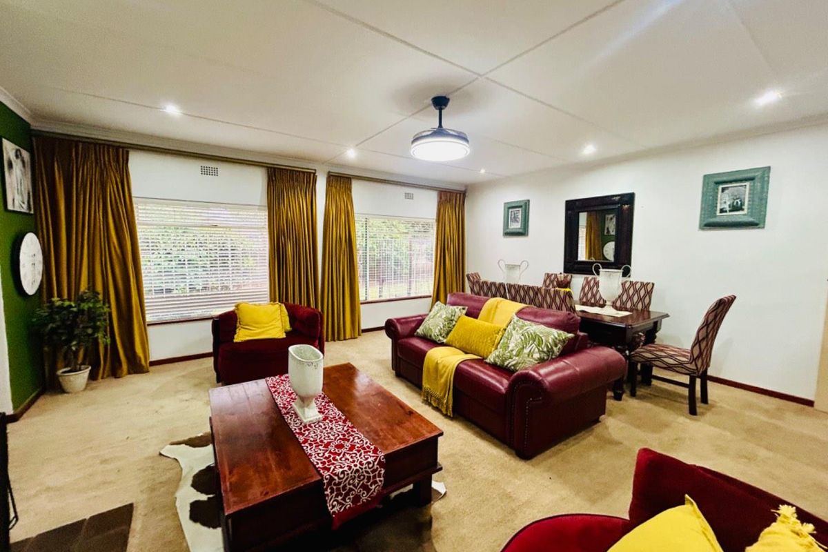 4 bedroom house with flat for sale in Vryheid - Photo 3