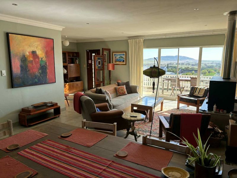 Location, Views, Space, and a Beautifully Updated Interior — Exceptional Value in Upper Darling - Photo 8