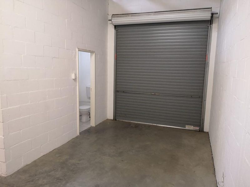 102m2 Office To Let in Montague Gardens - Photo 5
