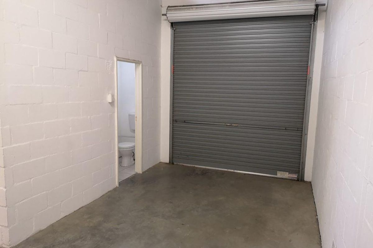 102m2 Office To Let in Montague Gardens - Photo 5