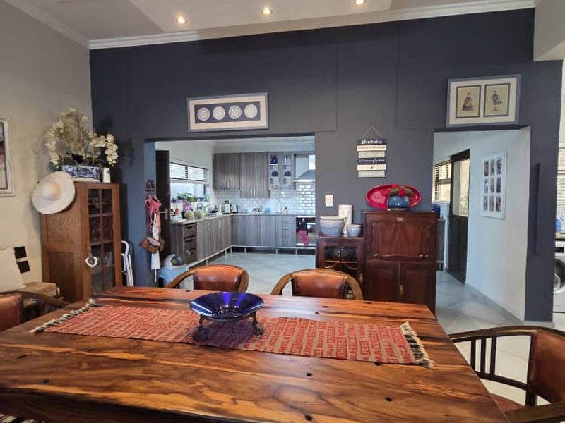 Spacious Three Bedroom Family Home for Sale in Ocean View - Photo 2