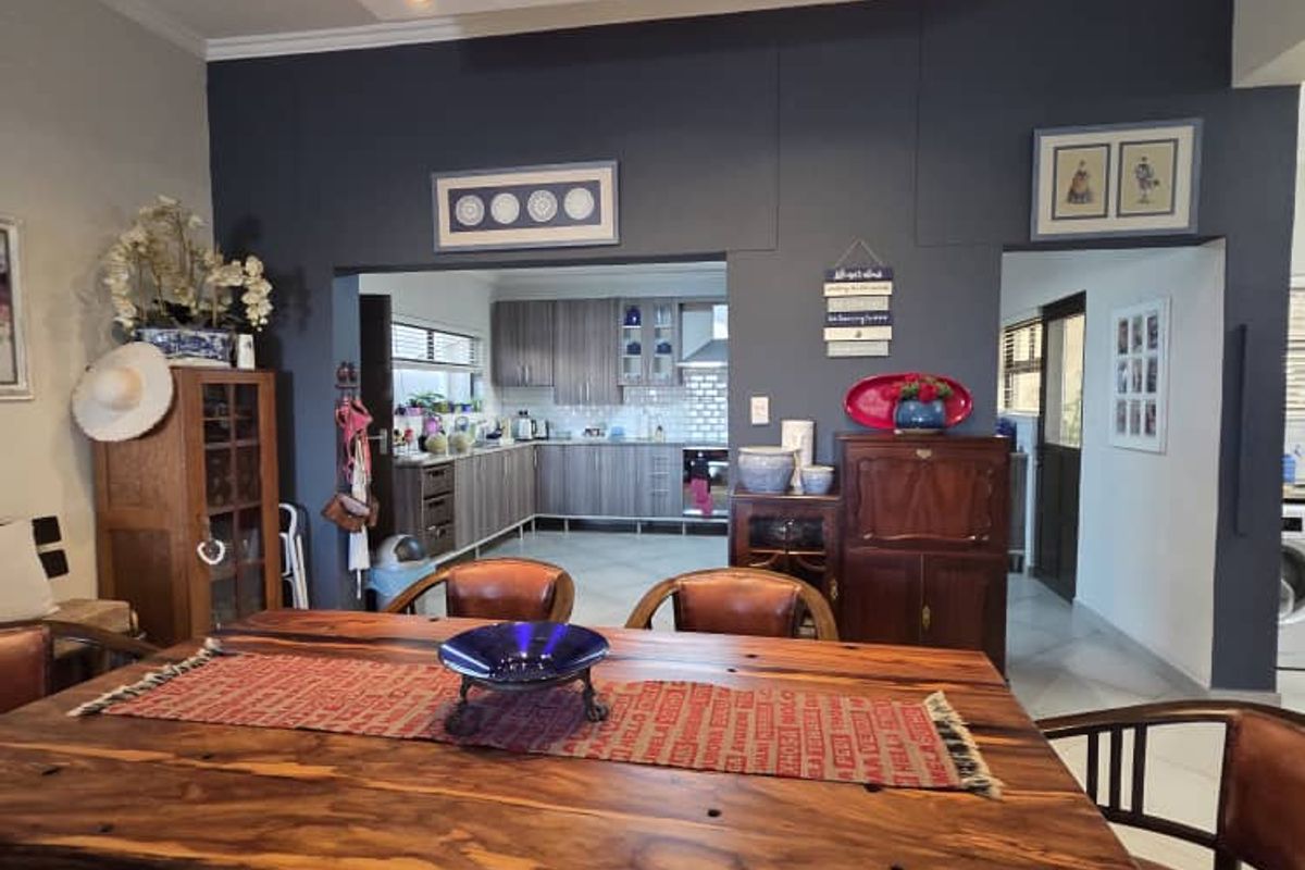 Spacious Three Bedroom Family Home for Sale in Ocean View - Photo 2