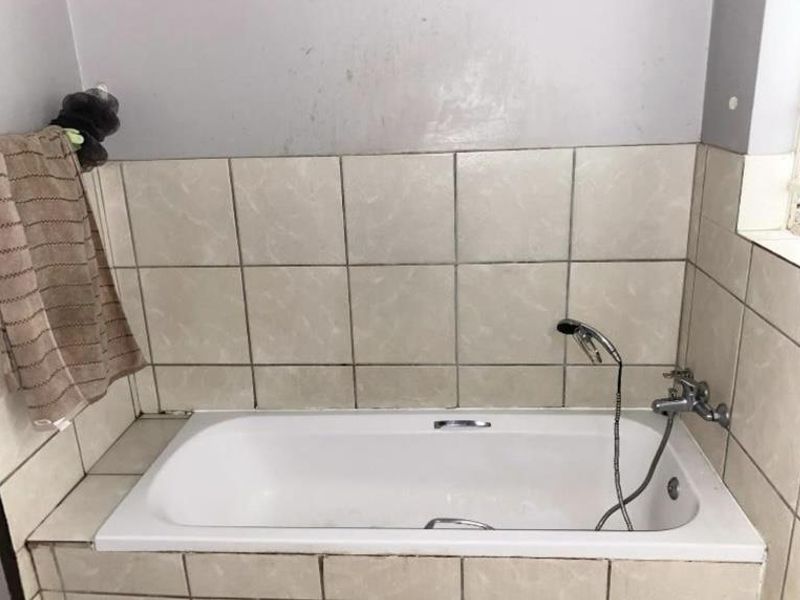 Spacious 1 Bedroom Apartment In A Secure Estate- Brakpan North - Photo 9