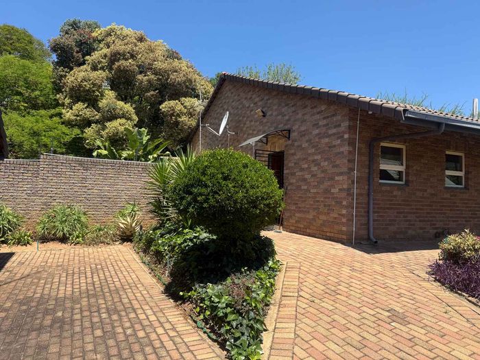 Property #2426040, Cottage Rental Monthly in North Riding