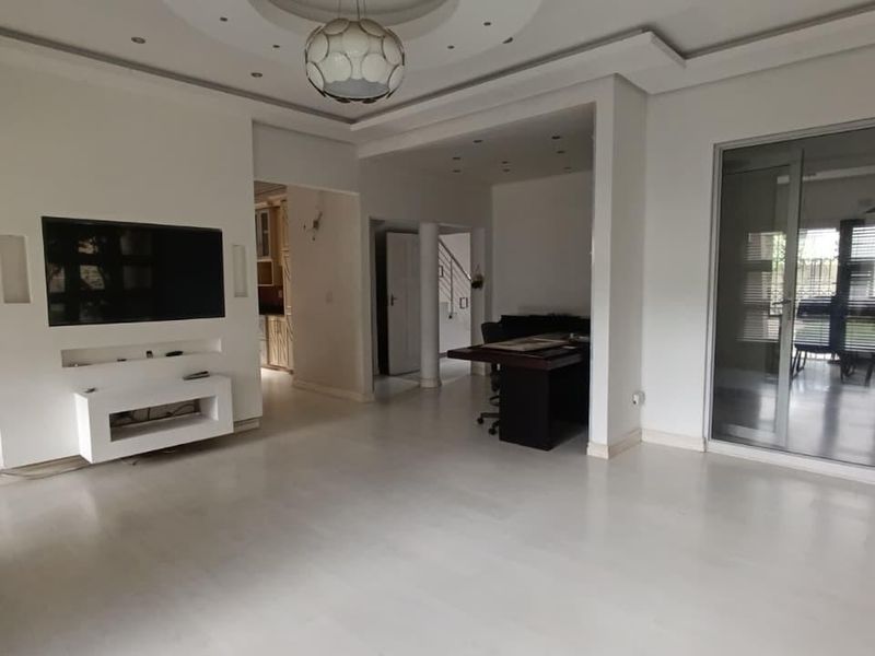 Spacious Double-Story Family Home With Dual Living - Photo 7
