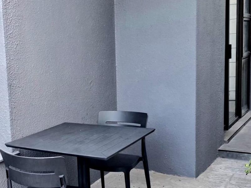 Furnished bachelor garden flatlet within walking distance of the beach - Photo 7