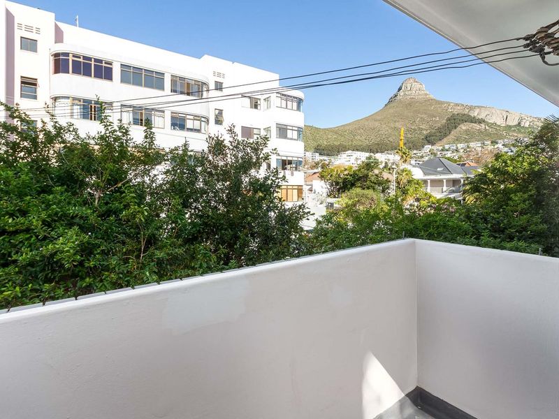 Modern Apartment In Sea Point - Photo 10