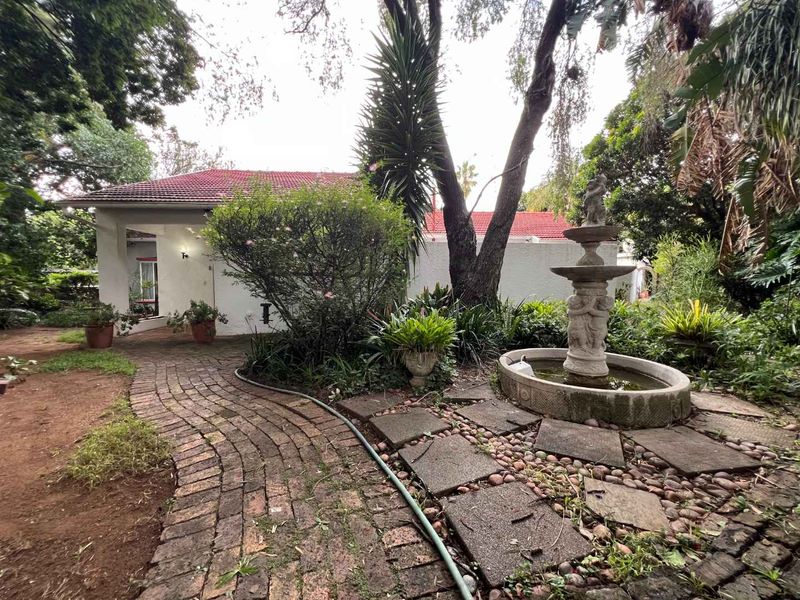 Classic Charm Meets Modern Potential: A Must-See! - Photo 2