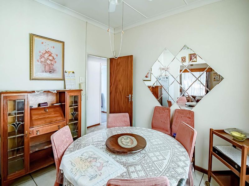 Well, cared for family home. - Photo 6