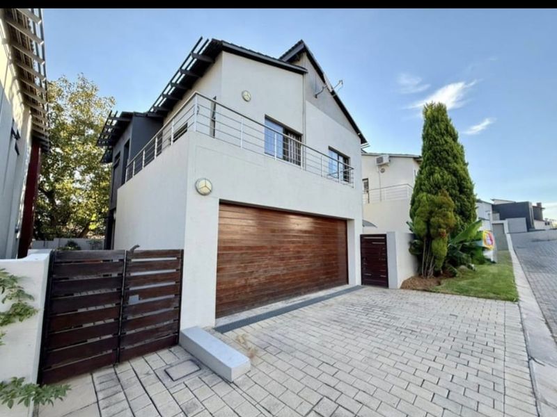 3 Bedroom House For Sale - Photo 3
