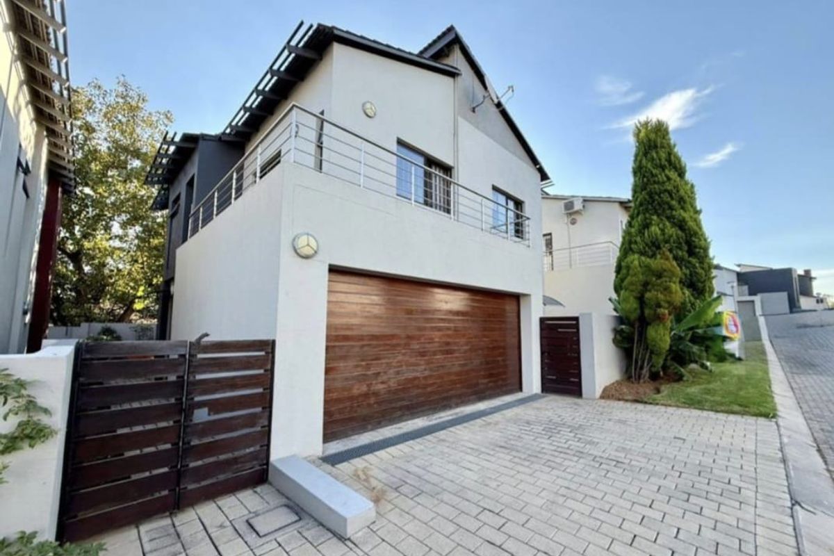 3 Bedroom House For Sale - Photo 3