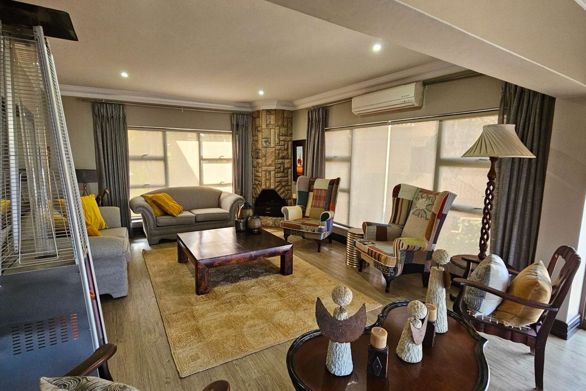 4 Bedroom Executive Family Home in Birdwood Estate - Photo 4