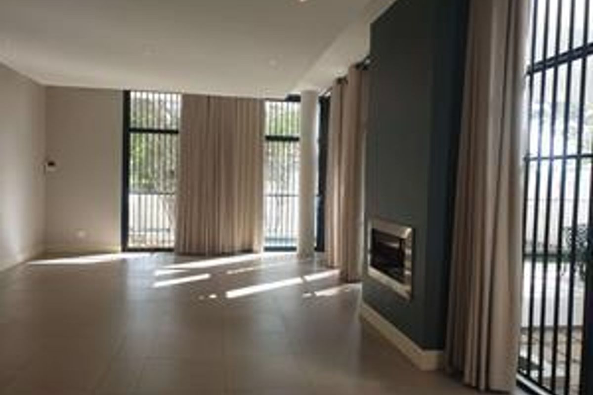 Executive Townhouse - Modern - Photo 2