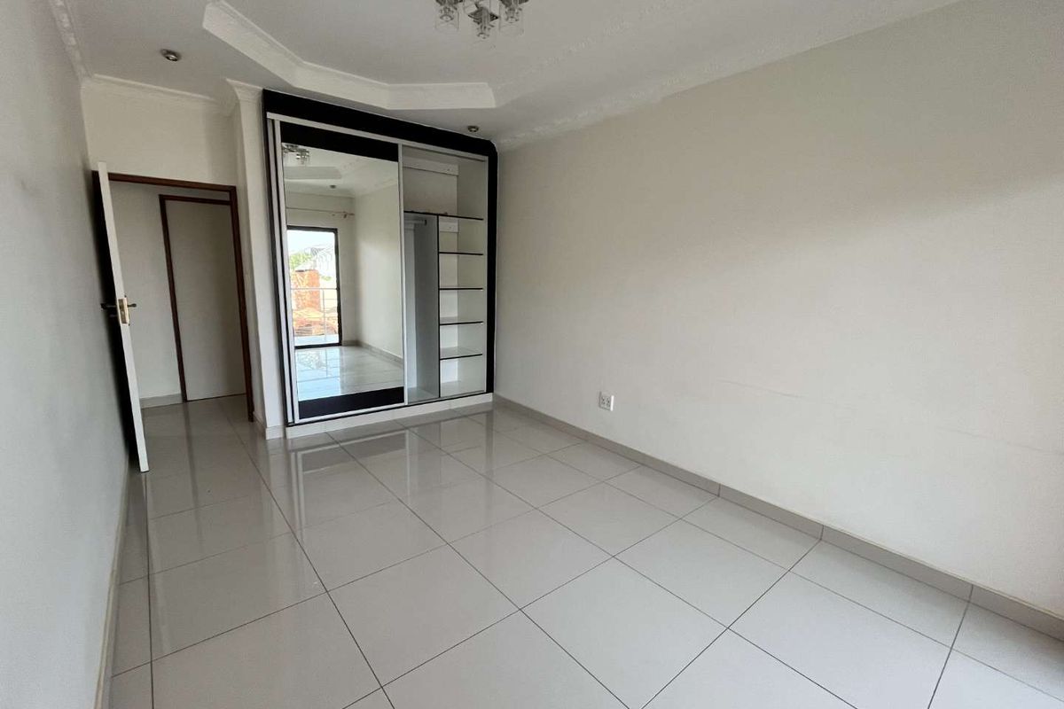 Cimbebasia - 5 Bedroom house for sale. - Photo 5