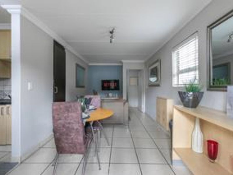 FURNISHED 1 BEDROOM GROUND FLOOR - Photo 10