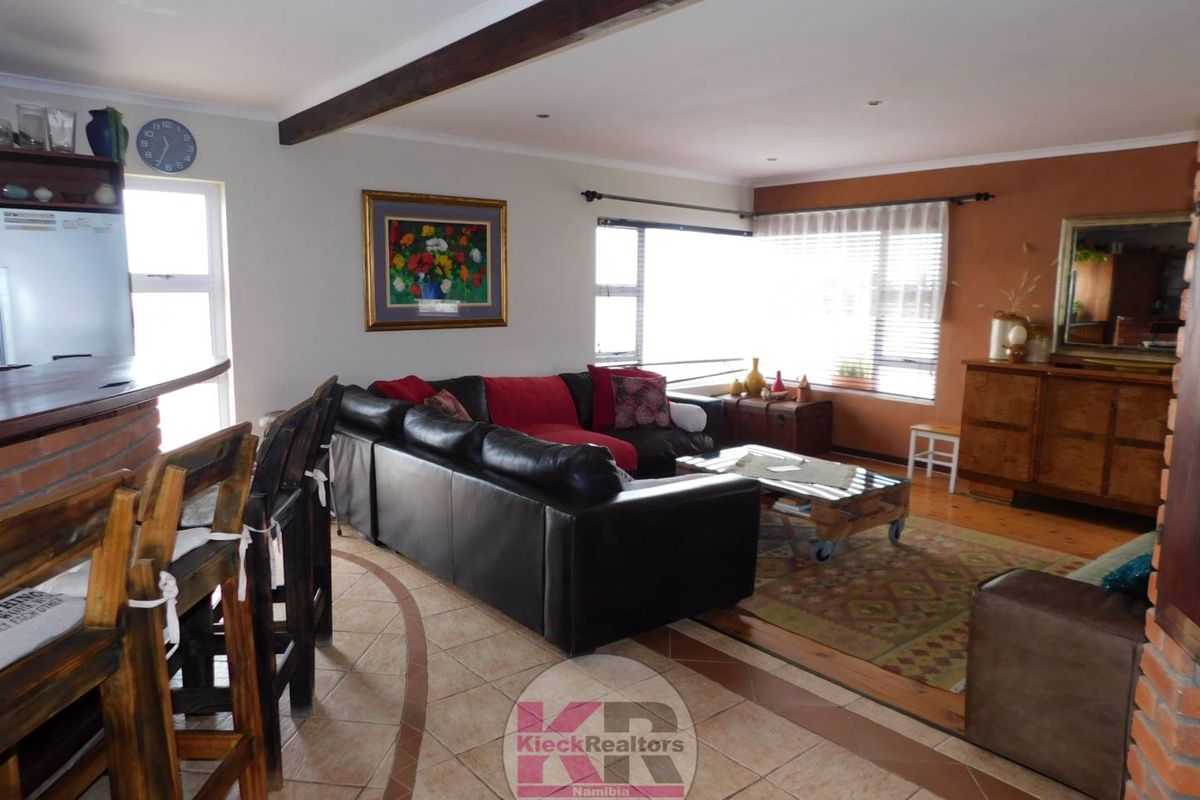 Perfect Coastal Family Home. Plus Flat as an added bonus. Walking distance to the beach. HENTIES BAY (Hentiesbaai) - Photo 4