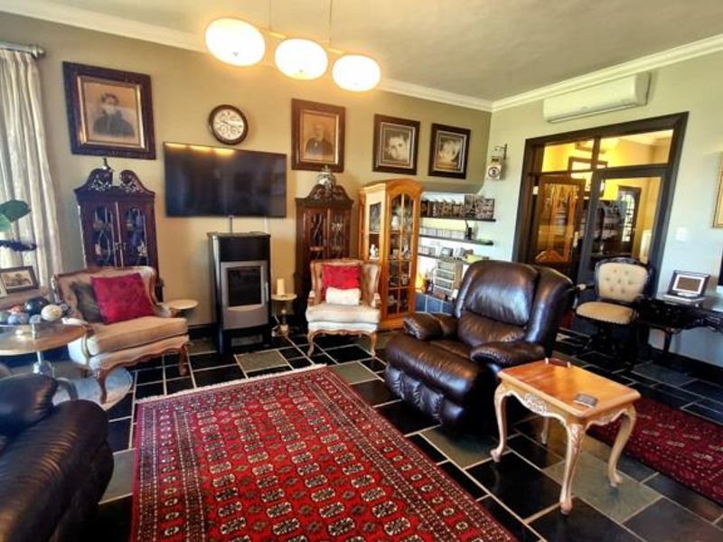 A RESIDENCE RESERVED FOR THE RARE FEW - Photo 8
