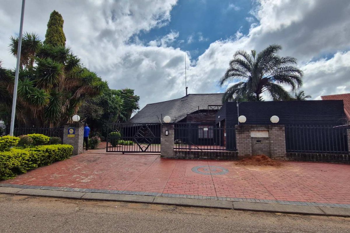 3 Bedroom House for sale in Karenpark - Photo 2