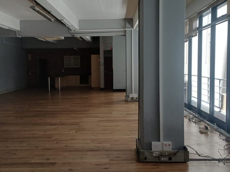 PRIME CBD OFFICE TO LET - Photo 5