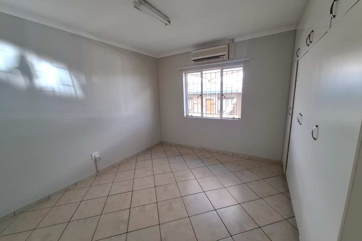 🏡 Last Chance to Secure an Affordable Property! - Photo 4