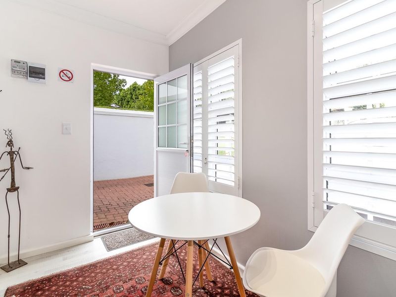 Bachelor's flat in Eden - Photo 4