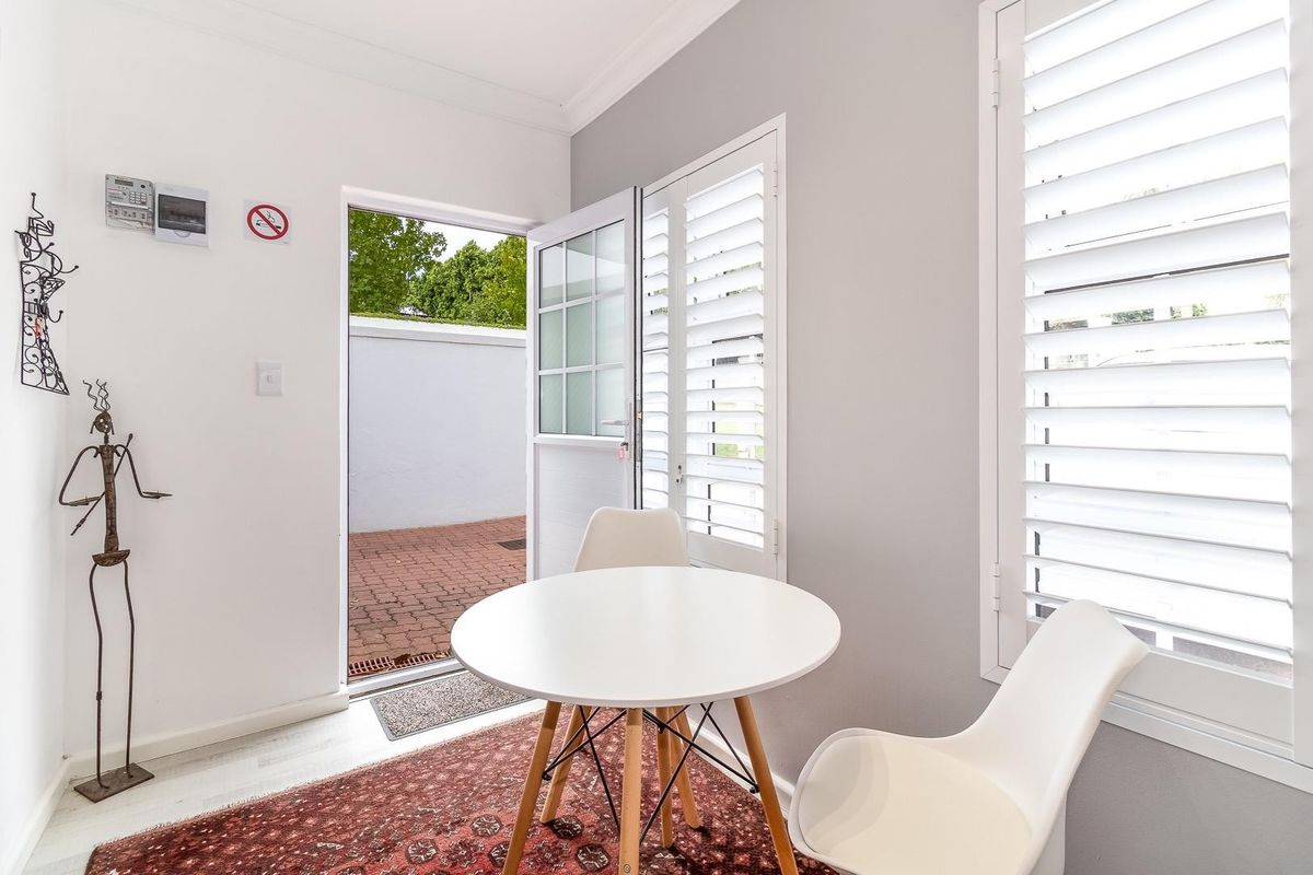Bachelor's flat in Eden - Photo 4