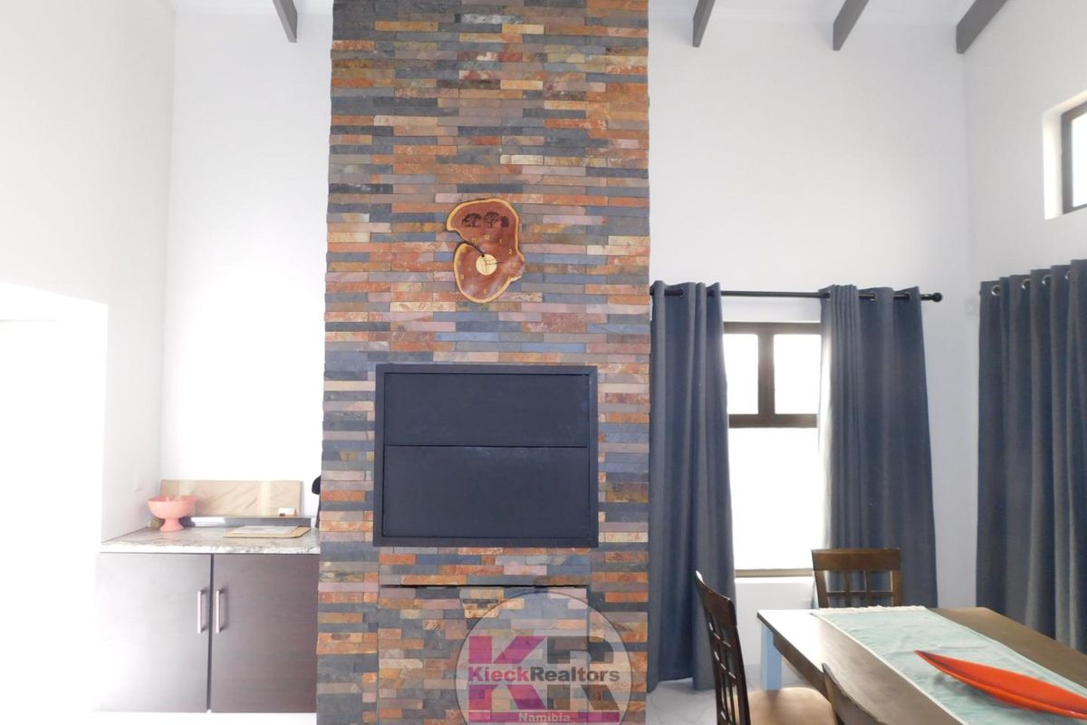 Style and Elegance - Photo 4