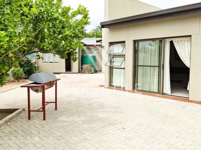 Modern Spacious Family Home with Expansive Garden for sale in Ongwediva. - Photo 7