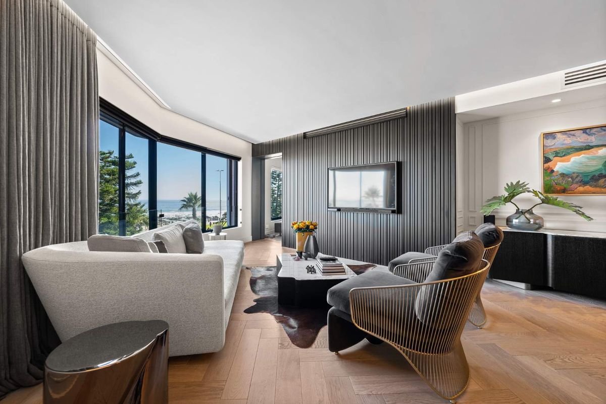 Prime Position with Postcard Perfect Sea and Promenade Views - Photo 4