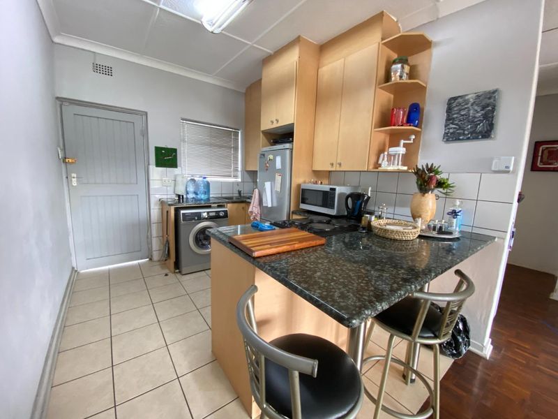 Well-Located 2 Bed Townhouse - Craighall Convenience at Its Best - Photo 5