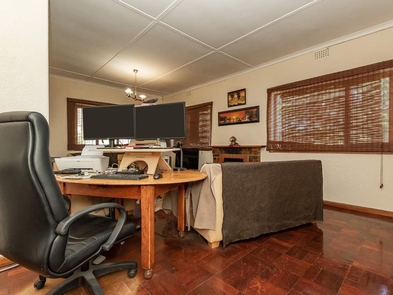 Charming Fish Hoek Classic – A Home with Character! - Photo 10