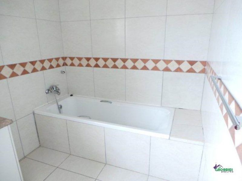 3 bedrooms Townhouse in Walvis Bay Central - Photo 4