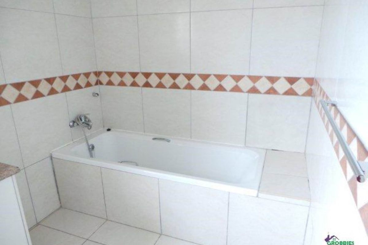 3 bedrooms Townhouse in Walvis Bay Central - Photo 4