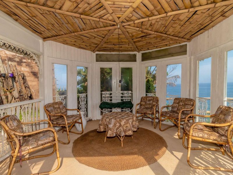 Edge of the ocean - Photo 5