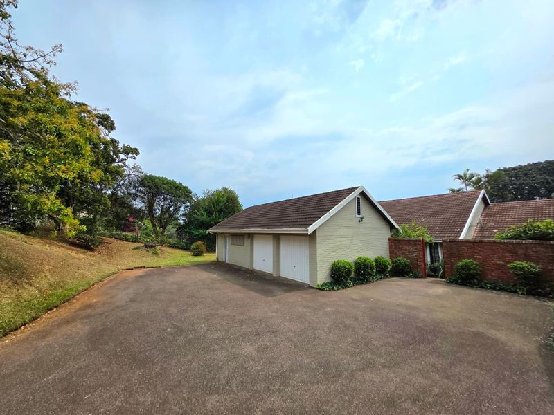 Secure 3-Bedroom Townhouse for Sale in Hillcrest – Pet-Friendly & Family-Friendly Living - Photo 2