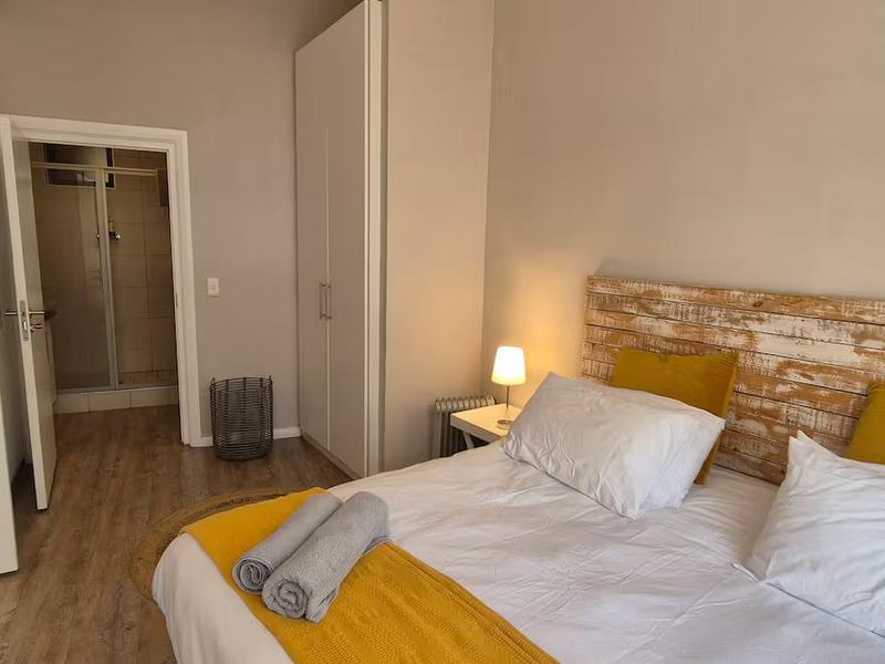 Easy Beachfront Living in Muizenberg - Photo 6