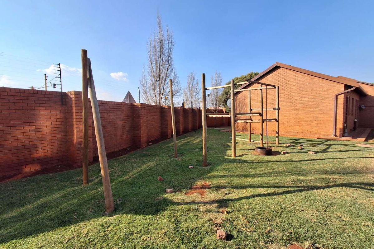 Three bedrooms Townhouse for sale in Orchards at Orchards Village - Photo 4