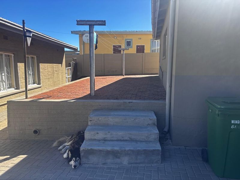 4 BEDROOM FAMILY HOUSE FOR SALE - WINDHOEK WEST - Photo 8