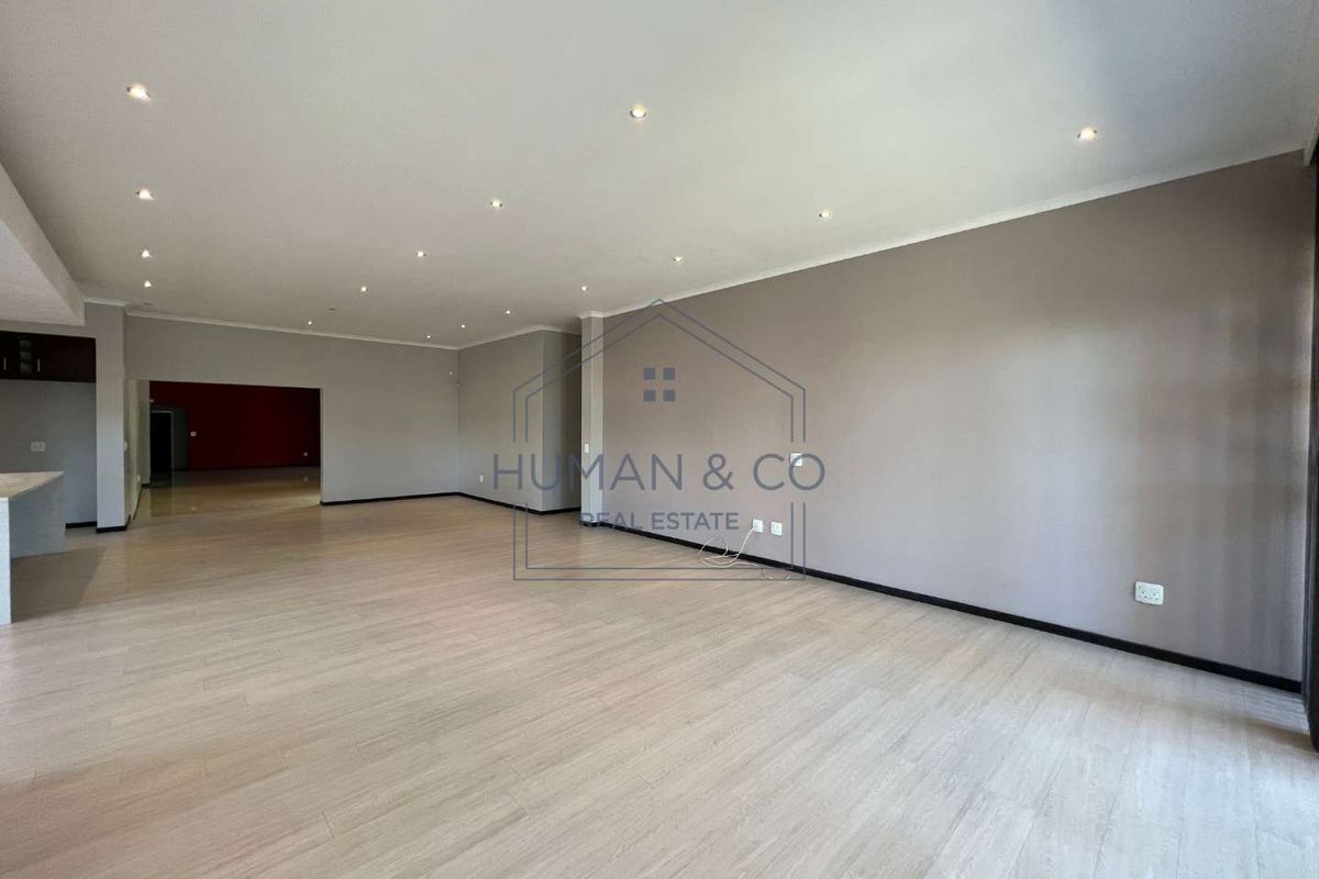 MAGNIFICENT AND BUILT TO PERFECTION 6 BEDROOM HOUSE FOR SALE Ultra modern 6 Bedroom House in Meersig - Photo 5