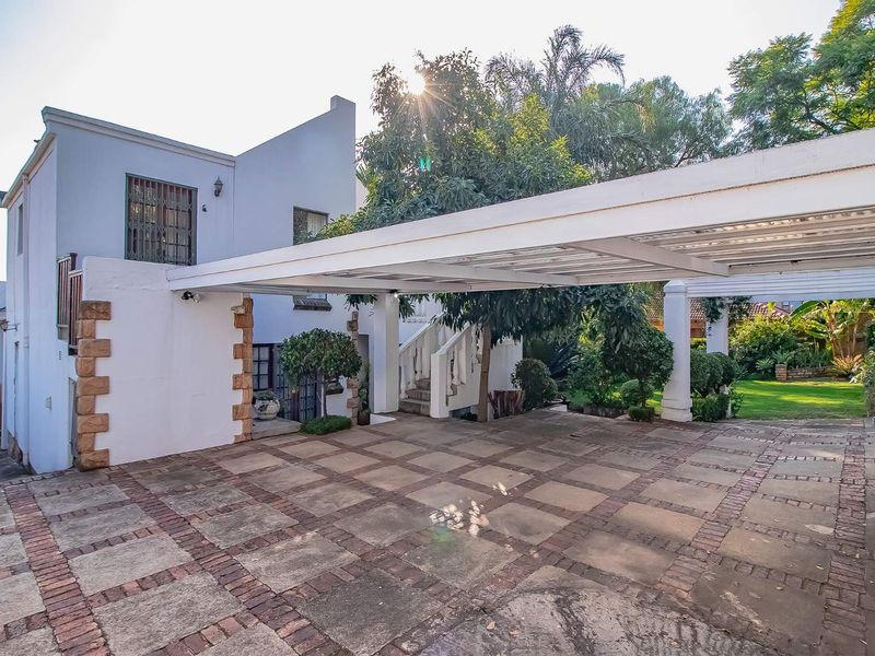 Large Cape Dutch style home in Sterrewag. - Photo 2