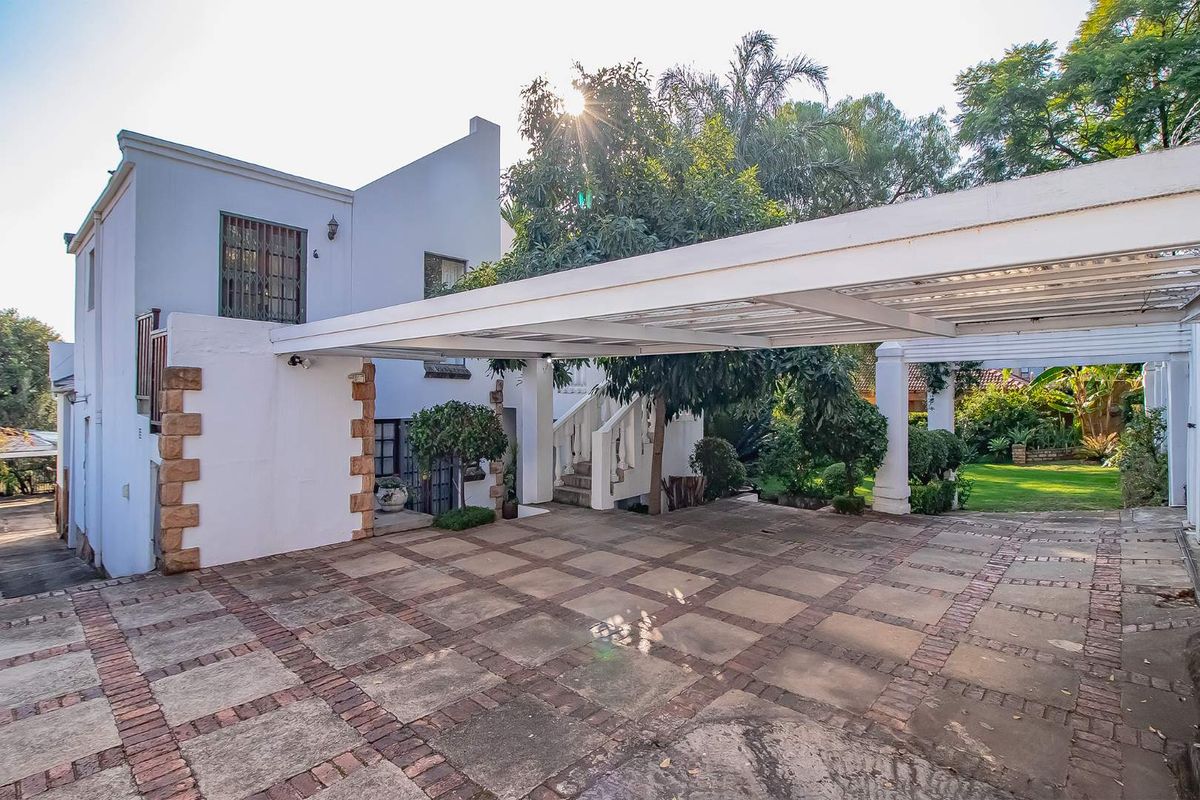 Large Cape Dutch style home in Sterrewag. - Photo 2