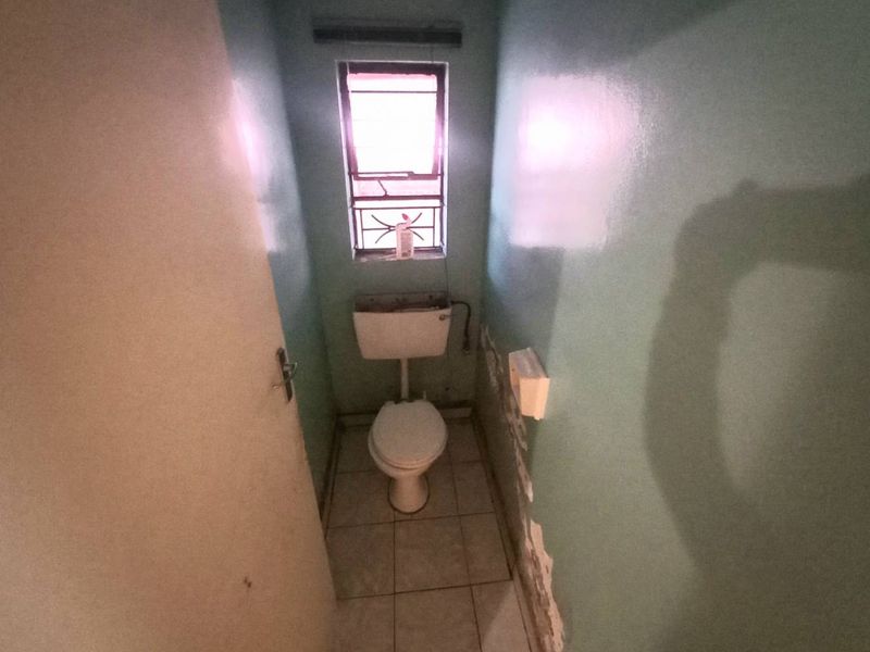 Three bedrooms house for sale in Atteridgeville - Photo 9