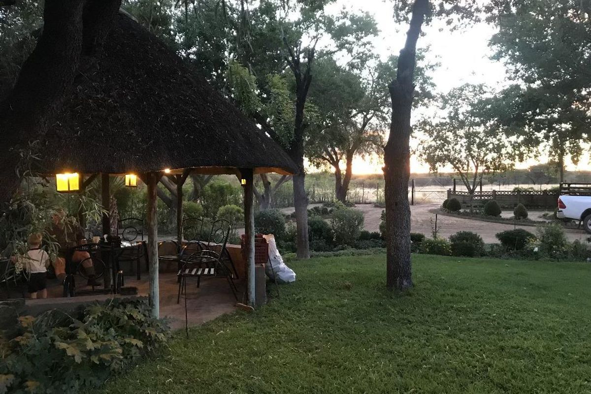 Exceptional Opportunity to Own a Well-Developed ±2,400 ha Large Stock Farm in the Sought-After Gobabis District. - Photo 3