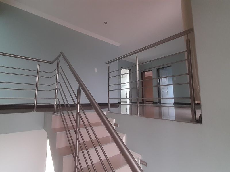 Birdwood Estate: A Modern Sanctuary - Photo 8