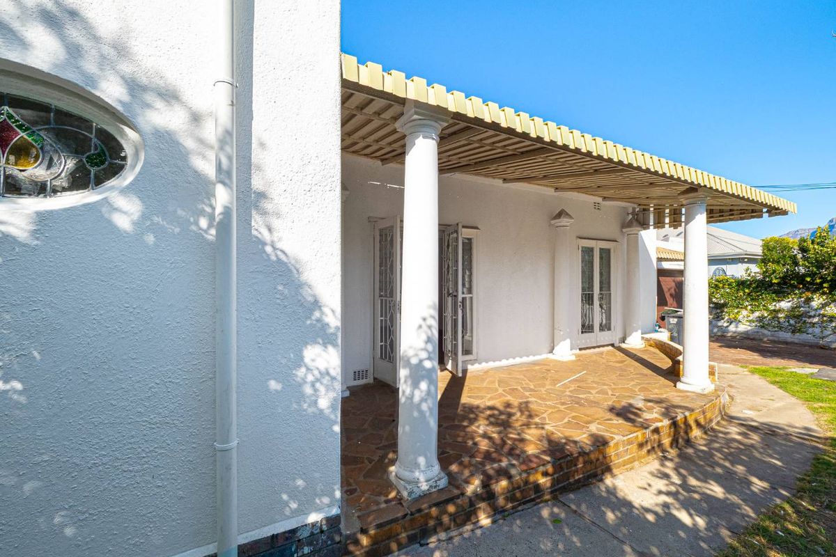 An outstanding family home waiting to be re-invigorated - Photo 2