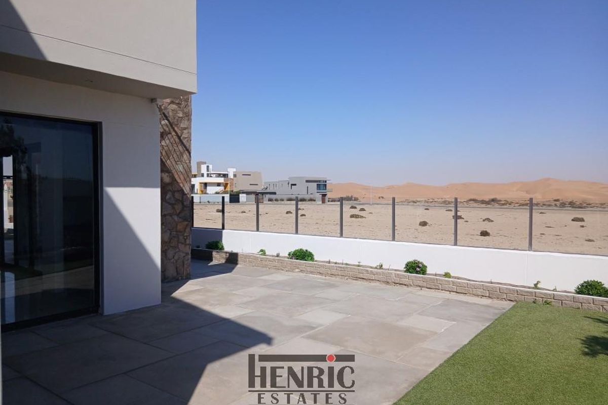 LUXURY   ---   SPACE   ---   VIEW   ---   LOCATION - Photo 2