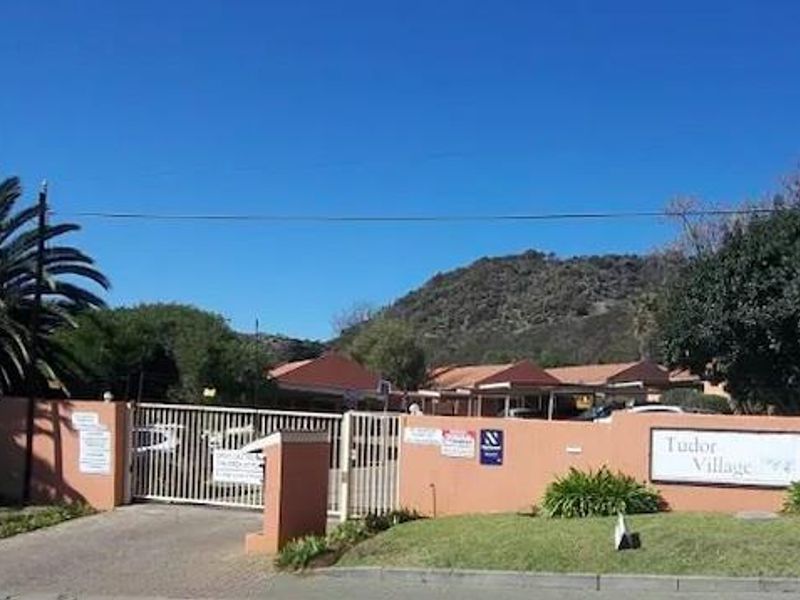 Cozy Cluster with Garden & Built-in Braai!" - Photo 1